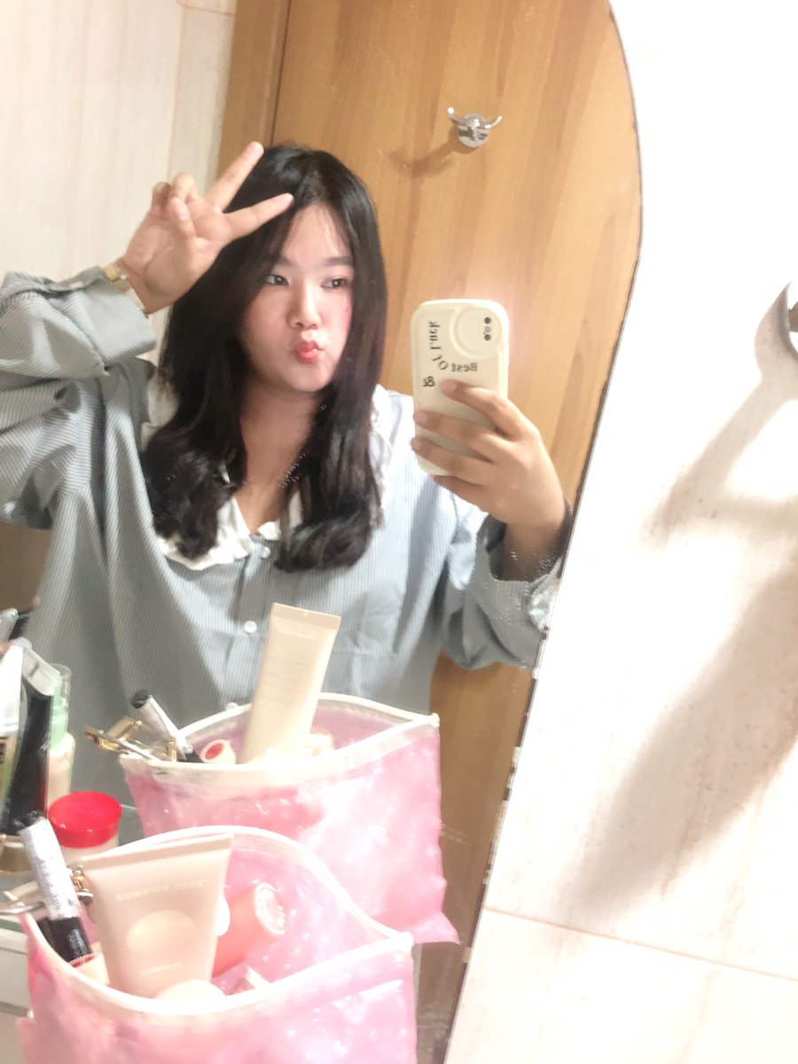 CheynitaMD's tweet photo. Self update. https://t.co/r5145lX37U