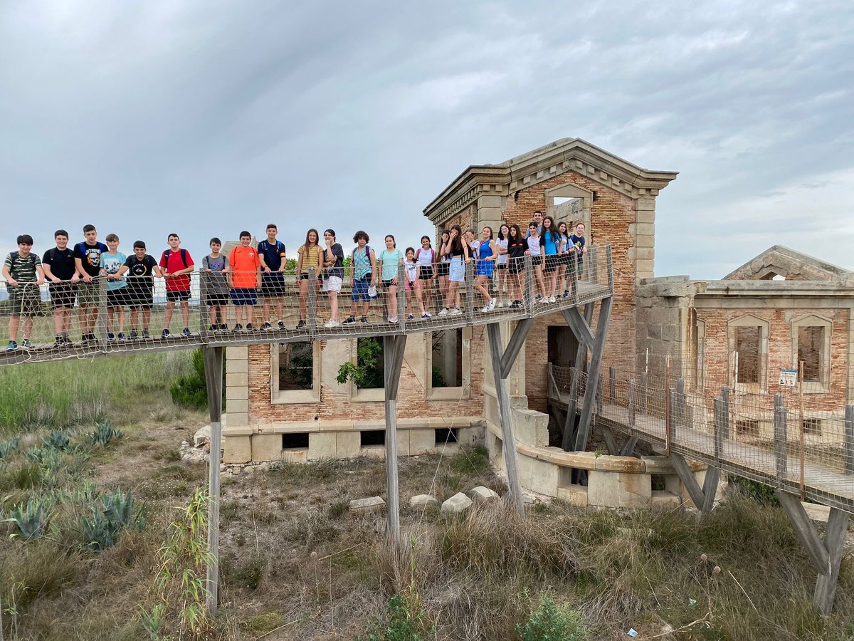 escolamdcprat's tweet photo. Projecte 1rESO Ciència i Salut: caminar és molt bo... #escolamdc #mdcteam #Escolamdc #escolamdcprat #mdcprat https://t.co/xnwKk32euF