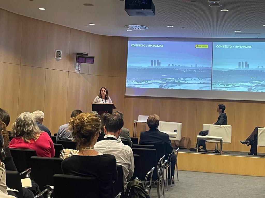 👉Para abordar adecuadamente la #sostenibilidad en la #construcción, es necesario contar con marcos legales. Núria Matarredona (<a href="/matarredona_nur/">nuria matarredona desantes</a>) presentó en el #EBS2023 la Agenda Urbana del @mitmagob, un diálogo de más de 400 entidades sociales sobre #sostenibilidad.