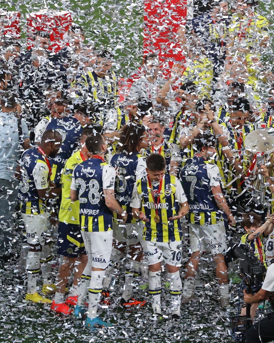 Türkiye kupası şampiyonu Fenerbahçe, sonunda kupasına ulaştı