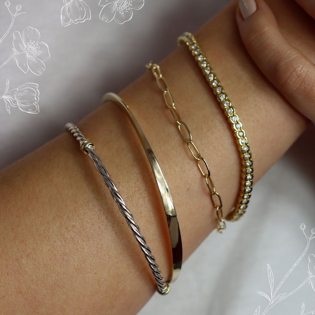 Take a look at our beautiful selection of handmade bracelets and bangles by Heidi...

#heidikjeldsenltd #shopmillstreetoakham #finejewellery