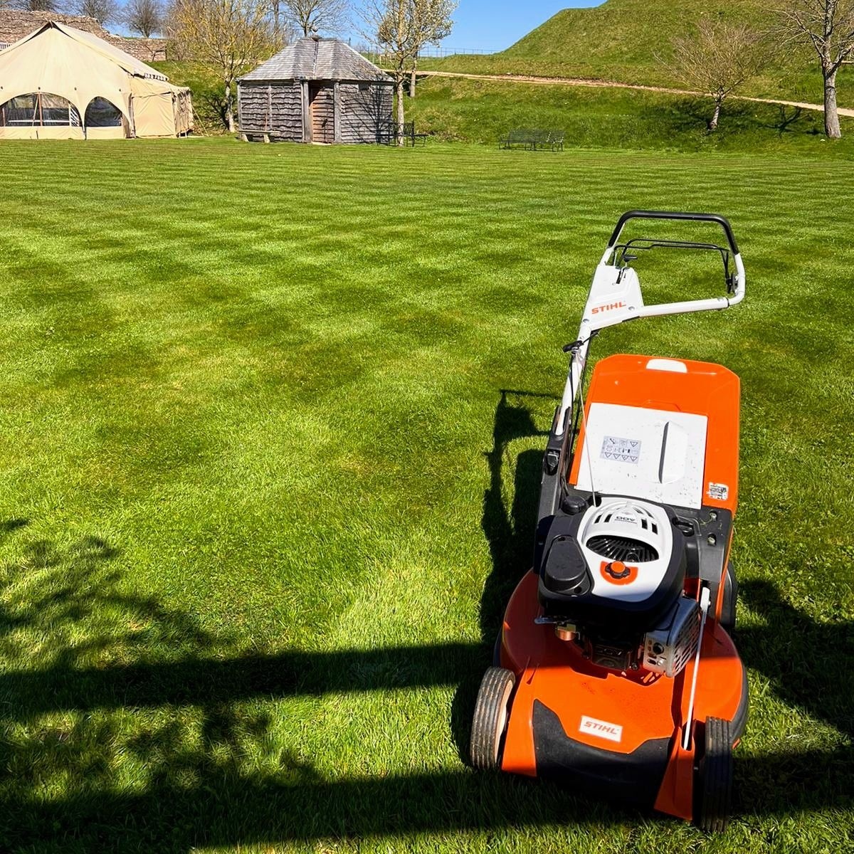 ( Repost #📷 @stihlgb )

Check out the Lawn stripes created by #Stihl ambassador Andy Wain (@_andy__w) 🤩

This beautifully manicured lawn was created using the RM 655 RS lawn mower which funnily enough we have in stock 😆

BUY NOW online or in store.

#lawnstripes #mowingthelawn