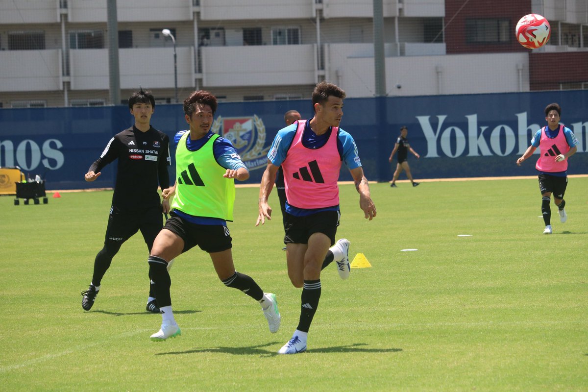 prompt_fmarinos's tweet photo. 📸𝙏𝙧𝙖𝙞𝙣𝙞𝙣𝙜 𝙋𝙝𝙤𝙩𝙤📸

オフが明け、今日からトレーニング再開！

次戦 #ルヴァンカップ 鳥栖戦に向けて、暑い中選手たちは汗を流しました🔥👊

#fmarinos https://t.co/CTzuhiriWd