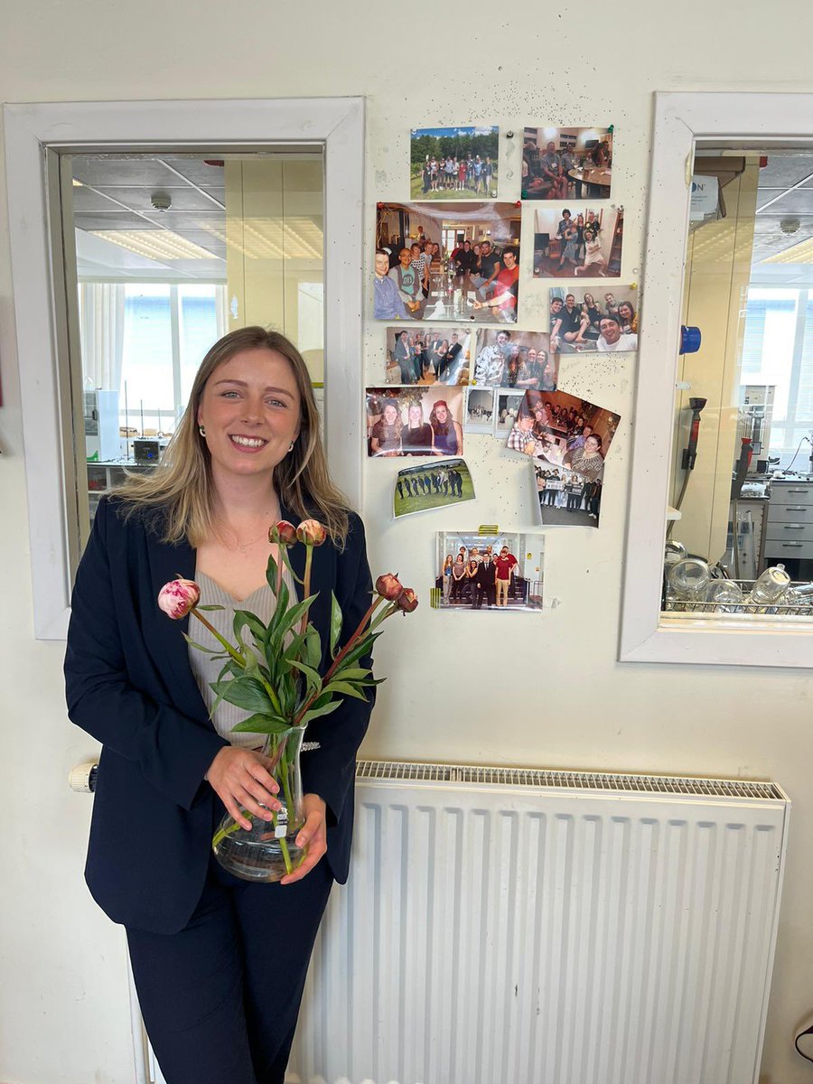 chem_rem's tweet photo. Introducing Dr @CarriiElliott! 🧑🏼‍🎓Congratulations to your successful viva! 🥳 Thanks so much to Andreas and @ThomasDBennett for being examiners! @StAndrewsChem https://t.co/jZWFMW1pEV