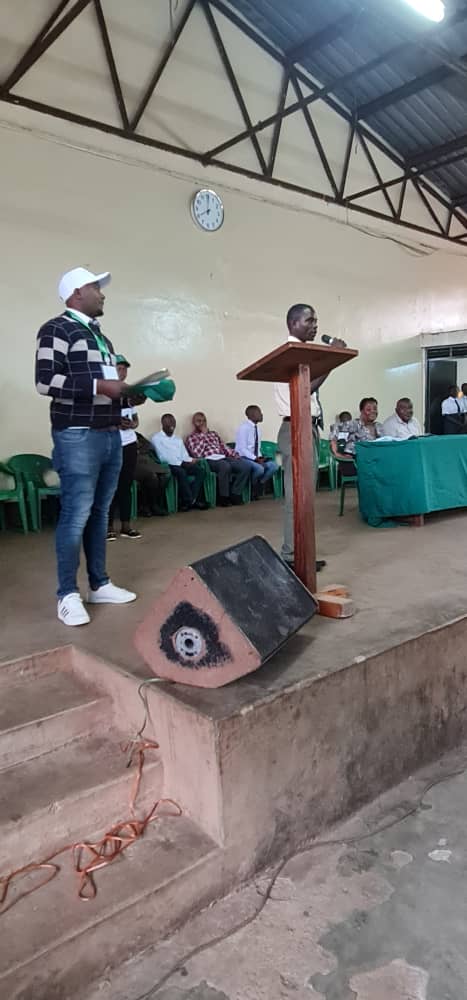 SavegreeneryUg's tweet photo. Through our ongoing Green awareness campaign in schools, we visited Bethany High school, engaged students about best practices of env't conservation, had a spirited presentation from students towards env't conservation.
We planted trees as we concluded our day's activity!! https://t.co/vjiZpcgAqy