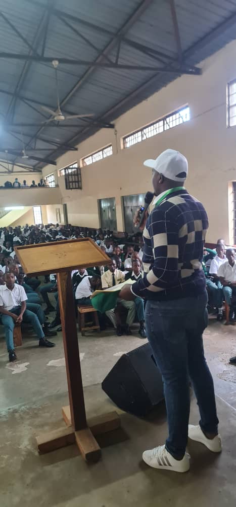 SavegreeneryUg's tweet photo. Through our ongoing Green awareness campaign in schools, we visited Bethany High school, engaged students about best practices of env't conservation, had a spirited presentation from students towards env't conservation.
We planted trees as we concluded our day's activity!! https://t.co/vjiZpcgAqy