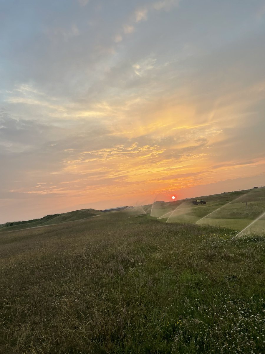 dannybur_'s tweet photo. Back on the links 🇮🇪 https://t.co/E2KJCnz76T