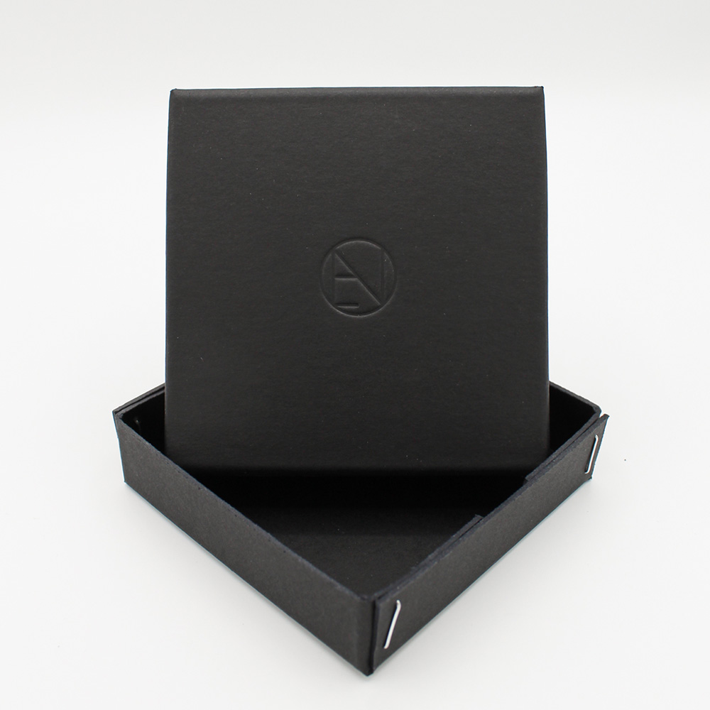 Stitchedboxes's tweet photo. Luxury fully dyed black board boxes. 

#boxes #packaging #handmade #sustainable https://t.co/RNlVdEUekW