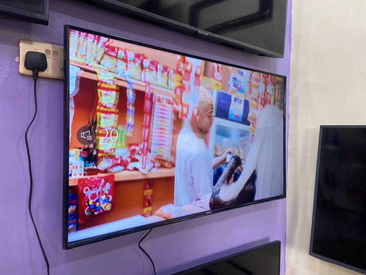 Samsung 40” smart Tv, 

Price- N125k