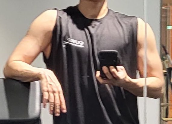dnwlsejrwlf3's tweet photo. 팔 미텻나바 ... 🤦🏻‍♀️ https://t.co/lO9x0UVkew