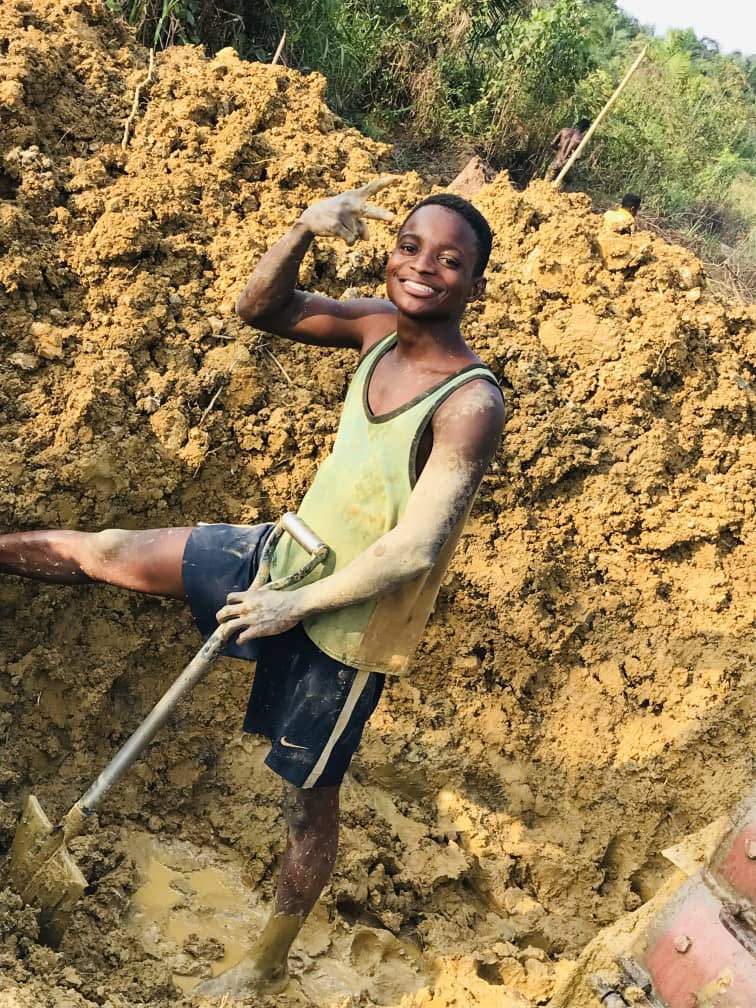 GhanaNewsGuide's tweet photo. Top student with 5As &amp; 3Bs goes into ‘galamsey’ due to financial constraint https://t.co/2eYRz2NArN https://t.co/SRYwMYiKY3