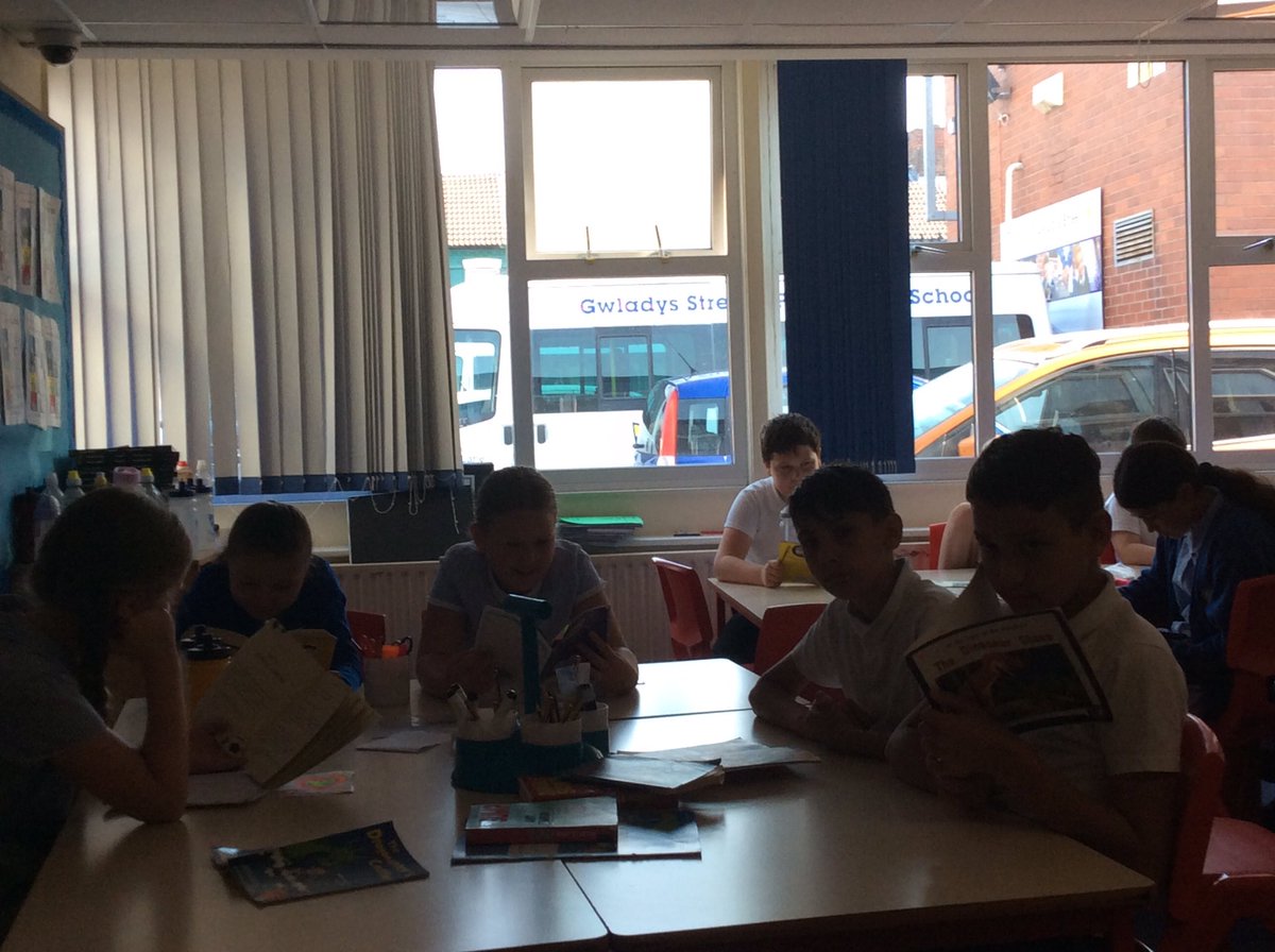 GSPSRussia's tweet photo. @GSPSRussia have started the day reading and evaluating their Zone of Regulation, using their toolkit. @GwladysStPrim #GSPSPSHE https://t.co/zGd94KvIET