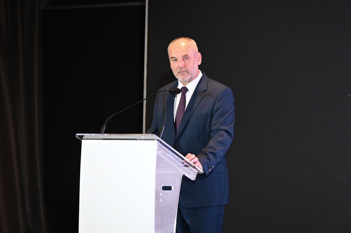 MKiS_GOV_PL's tweet photo. Wiceminister klimatu i środowiska, Główny Geolog Kraju, Piotr Dziadzio wziął udział w międzynarodowych warsztatach w ramach #CSLF #CarbonSequestrationLeadershipForum. Tematem dyskusji były m. in. działania 🇵🇱 na rzecz wychwytywania, wykorzystania i składowania dwutlenku węgla. https://t.co/HabAahtjLA