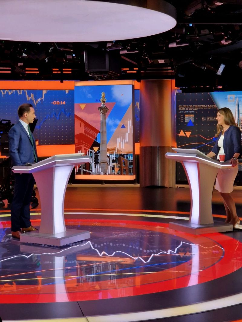 Great to be a guest on <a href="/BloombergUK/">Bloomberg UK</a> this morning as our CEO, <a href="/Erin_Platts/">Erin Platts</a>  discussed the launch of <a href="/HSBCInnovation/">HSBC Innovation Banking</a> &amp; the significance of the UK innovation ecosystem with <a href="/TomMackenzieTV/">Tom Mackenzie</a>  following the opening of <a href="/LDNTechWeek/">London Tech Week</a> 
Thanks to Tom &amp; the Bloomberg team for hosting us.