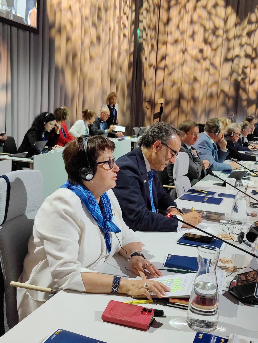 ChLambert_FICT's tweet photo. Le #Conseil des #ministres 🇪🇺 @sweden2023eu a pr thème l’économie circulaire.
➕que jamais l’#agriculture est source de #solutions pour décarbonation &amp;substitution des #FossilFuels 
Une mission en +de #souveraineté #alimentaire #energy #biodiversite #ruralité #jeunes agriculteur https://t.co/cOSVRznsAN