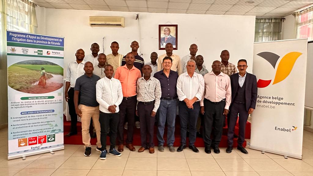 APEFEasbl's tweet photo. Validation ce vendredi 9 juin d'une étude de faisabilité d'aménagement du marais de Ndurumu à @KirundoProvince, réalisée par @BMineagrie, APEFE,
@EnabelauBurundi et le @copedburundi1.
La superficie du #marais sous étude est de 110 ha avec une estimation de 13.548
bénéficiaires. https://t.co/EuwKOTIQvc
