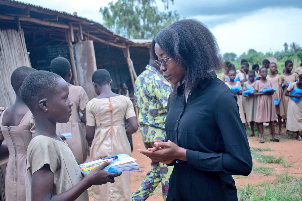 group_nrg's tweet photo. À l'entame de l'année scolaire 2022-2023, des candidates au #CEPD recevaient des fournitures scolaires de la part de @group_nrg en guise d'encouragement pr l'obtention de leur 1er diplôme d'étude. 
Aujourd'hui, ns leur souhaitons un bon examen et que la #réussite soit des leurs. https://t.co/HHeb0Fnt5w