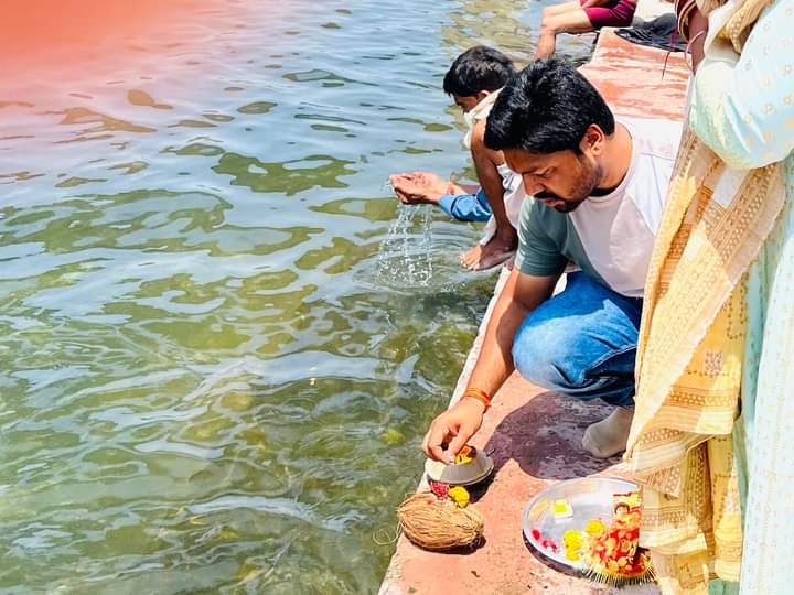 Shekhar545454's tweet photo. जन्मदिन के उपलक्ष्य में माँ नर्मदा के दर्शन कर आशिर्बाद प्राप्त किया ।
#जय_माँ_नर्मदा https://t.co/RTjIcwc7kx