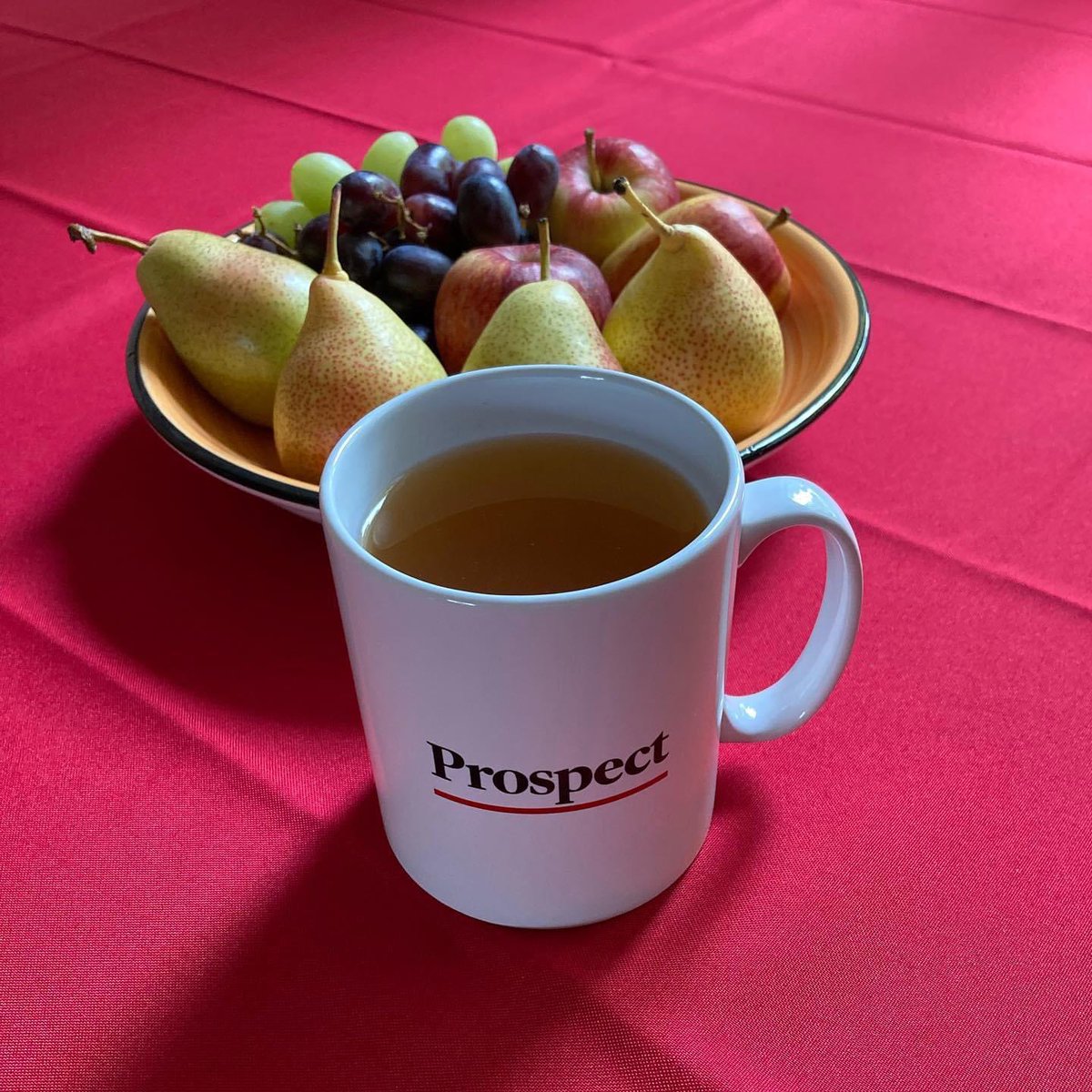 Jan_Lentzos's tweet photo. My free mug from @Prospect_UK has arrived! 😊 I’m now christening it with a lovely herbal tea 😋 Plus a little honey 😉
💦🌿☕️🍯
#MintAndGinger #HerbTea #ProspectMug #Gift #ProspectMagazine #CurrentAffairs #Politics #Economics #Arts #Culture #IndependentWriting #Analysis #Ideas https://t.co/hXF0hAqwWn