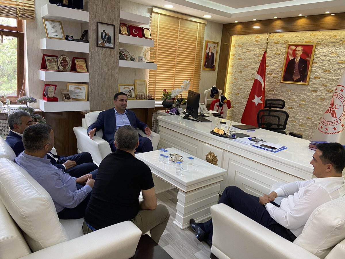 AvSerkanRamanli's tweet photo. İl Sağlık Müdürümüz Sayın Semih Canpolat'ı ziyaret edip şehrimizin sağlık alanındaki problemlerini konuştuk.

📍 Poliklinik muayenesi ve tetkik için verilen randevu sürelerinin kısaltılması,

📍İluh Devlet Hastanesi’nin yenilenmesi,  

📍500 yataklı yeni devlet hastanesi projesindeki revizyonların bakanlık düzeyinde takibi,

📍Merkez ve ilçelerdeki uzman hekim eksikliği,

📍Eczanelerin sorunları

Gündemiyle verimli bir değerlendirme yaptık. Kendilerine teşekkür ediyorum.