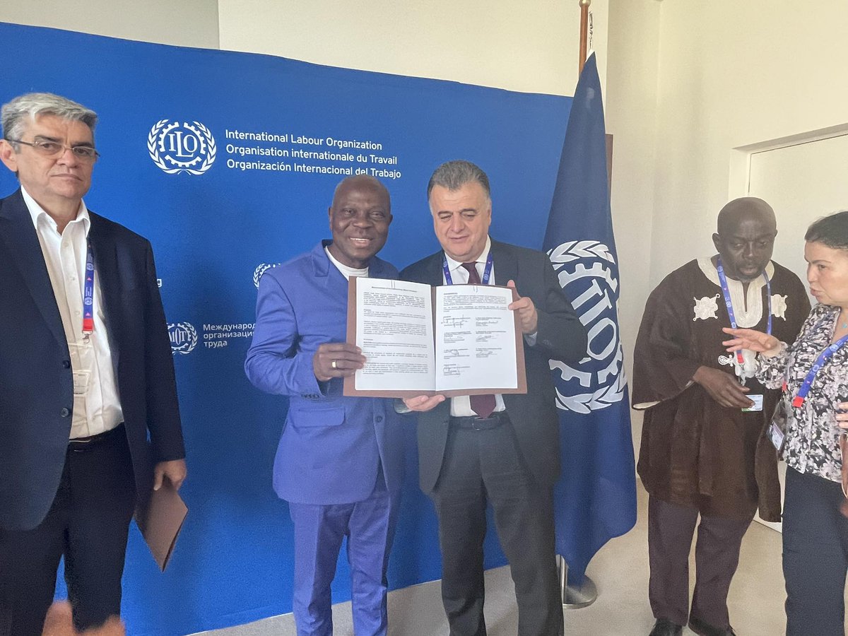 ArabTradeUnion's tweet photo. 🌍🤝 Protecting migrant workers' rights is crucial for a fair society. Today, six labor unions reaffirmed their commitment. Learn more about their agreement to safeguard rights. #MigrantWorkers #GlobalSolidarity #FairWorkConditions. Continue reading: https://t.co/rchrU4AkuG https://t.co/ukNqGmX4Z8