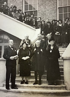 tudorfp's tweet photo. Ahead of #GustavHolst150, @morleycollege celebrates former music directors Holst, @MusicTippett &amp; Racine Fricker 15 June 19.45 pm. Tickets https://t.co/CFQyXzMJJC
Photo shows Isobel Holst &amp; Queen Mary at the opening of Morley's Holst Room in March 1937 @HolstMuseum @HolstSociety https://t.co/W6QSTQTam5