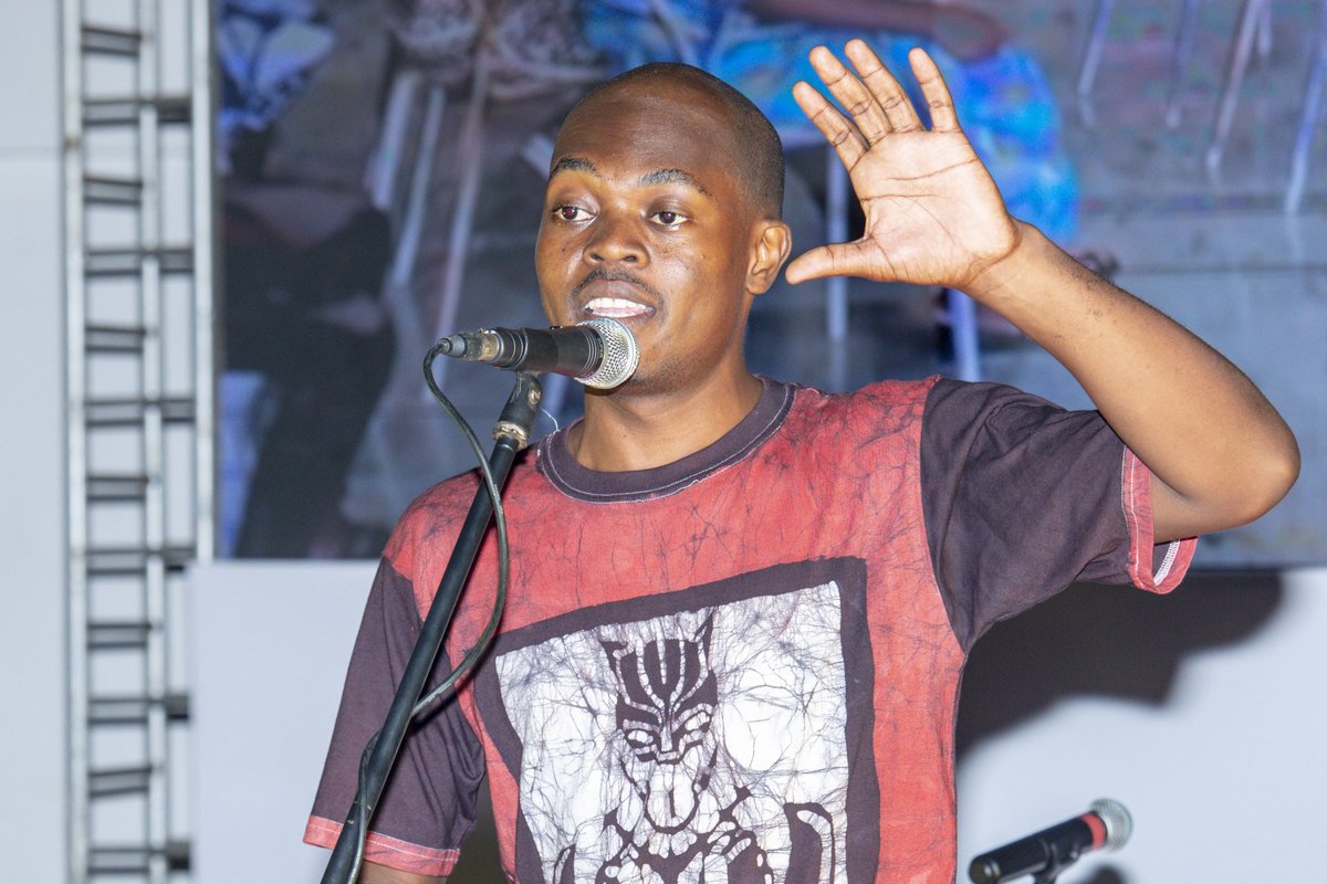 Des artistes talentueux ont enflammé la scène avec leurs prestations captivantes. Danse, chants, slam...

L'#art est un langage #universel qui exprime nos aspirations communes.

#JPOBATIR #Tgtwittos #Team228