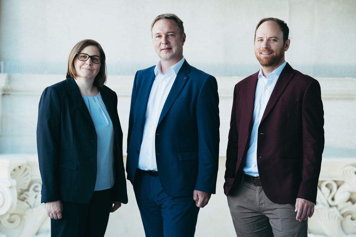 Wir gratulieren unserer neuen Bundesgeschäftsführung <a href="/SandraBre/">Sandra Breiteneder</a> und Klaus #Seltenheim. Gemeinsam mit dieser starken Doppelspitze starten wir das Comeback der Sozialdemokratie. Freundschaft! ❤️