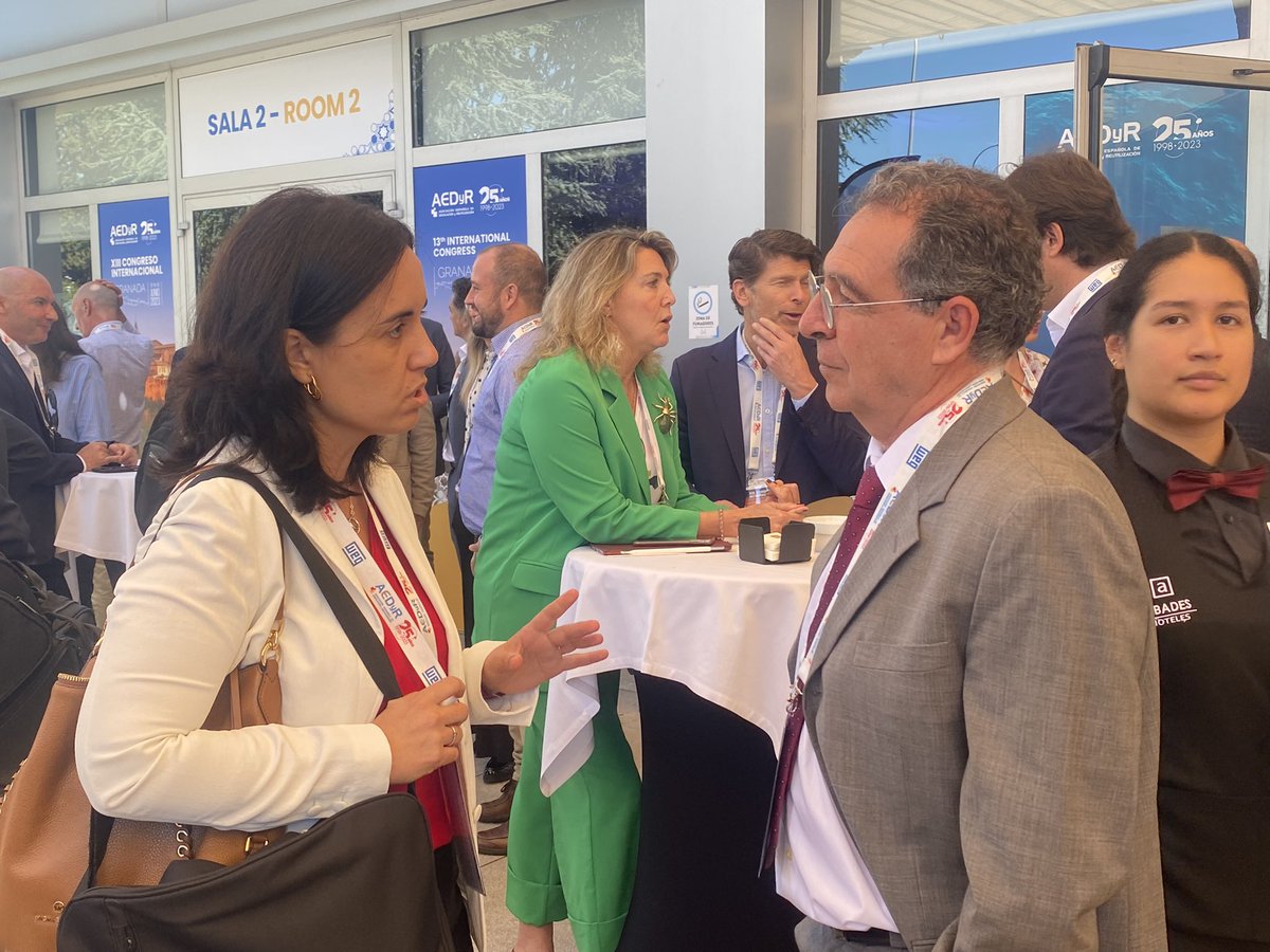 💧El director técnico de <a href="/esamur_aguas/">Esamur</a> intercambia impresiones con <a href="/elzuri_/">Elena Zuriaga</a> de <a href="/Facsa_es/">FACSA. Ciclo Integral del Agua</a> en el Congreso Internacional de <a href="/AEDyR_es/">AEDyR</a> y destaca la importancia de la #Depuración y #Reutilización en la Región de Murcia. 
♻️#EconomíaCircular 🏞️#Sostenibilidad 👨🏻‍🔬#Investigación