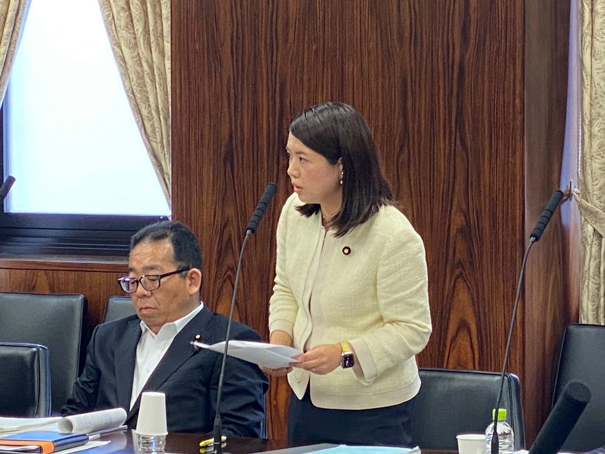 tomonoh_rio's tweet photo. 本日は、日本看護連盟総会！
開催時間に法務委員会の質問のため、お昼にお邪魔しました。

法務委員会は法改正には賛成しつつ新しい条文の確認を。ワンストップ支援センターの質問も。

その後、来年度予算編成や重要課題への方向性を示す骨太の方針に、看護の立場から意見を言うために急ぎ党本部へ。 https://t.co/ydsmJaXsXW