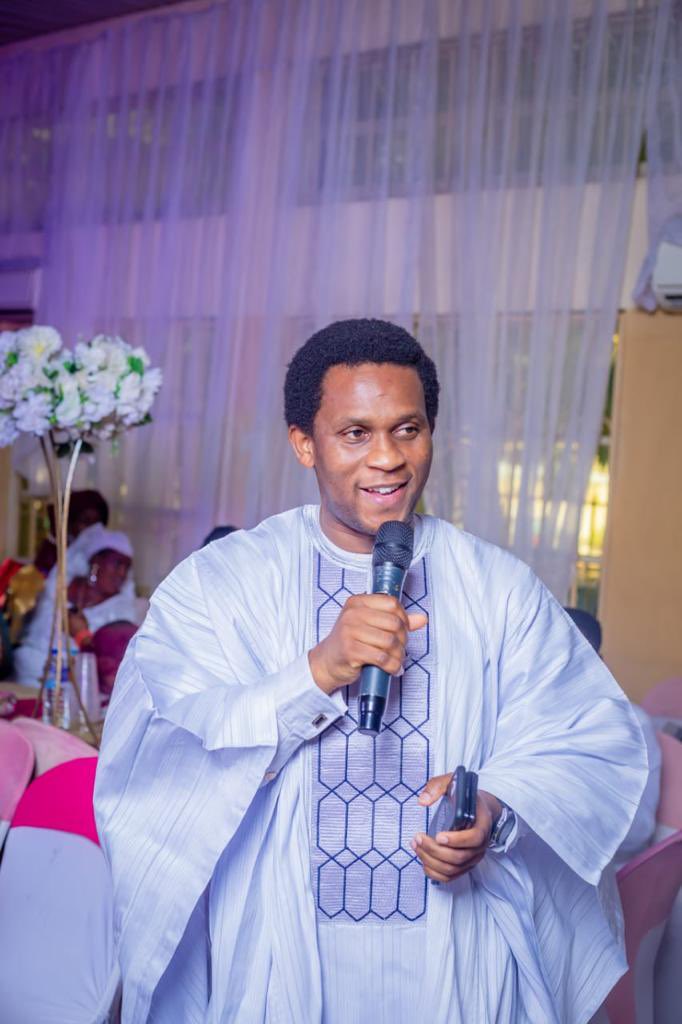 BoraTemiloluwa's tweet photo. See my PT na!!!!! 🥰🥰
Oil on his head, 
Increase in his hands,
Speed on his feet,
Joy in his eyes,
Grace all around. 
Thank you so much for all you do for us as individuals and as a squad. 
We love and appreciate you💜💜💜 @TNnadozie 
#Charitysquad #Faithtrybe #PTsaid https://t.co/vKcRujqYtF