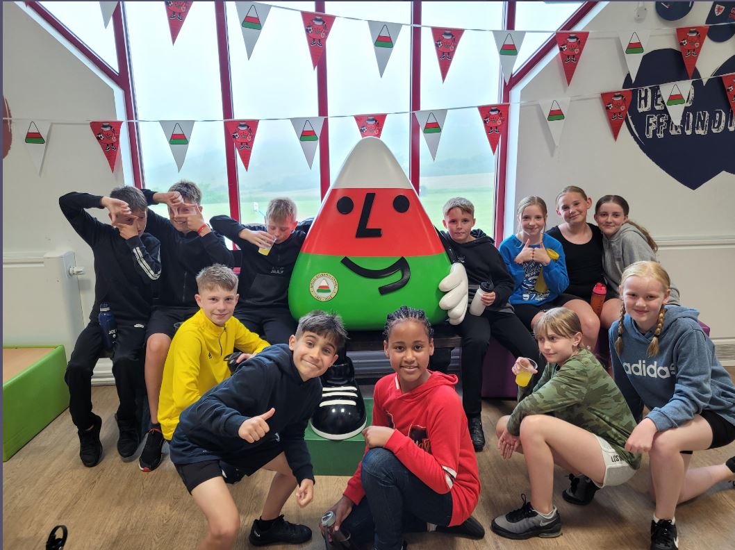 Y6 enjoying their residential at Llangrannog <a href="/Urdd/">Urdd Gobaith Cymru</a>
