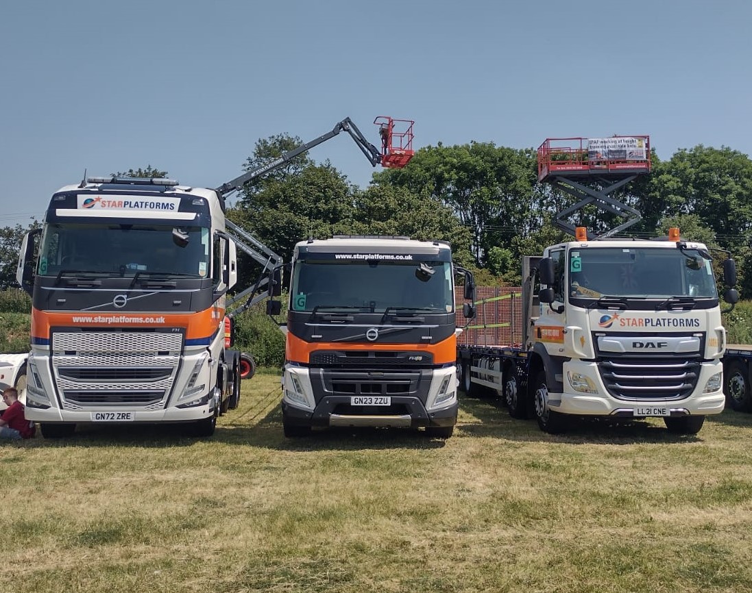 StarPlatforms's tweet photo. Star Platforms were out in force – thanks to Darren for helping to organise, as well as our awesome drivers - Mark, Ricky and Meyrick💭

The scissor lift we brought along came in very handy – providing a bird’s eye view across the site and the many vehicles taking part https://t.co/Y7XRdRoKBM