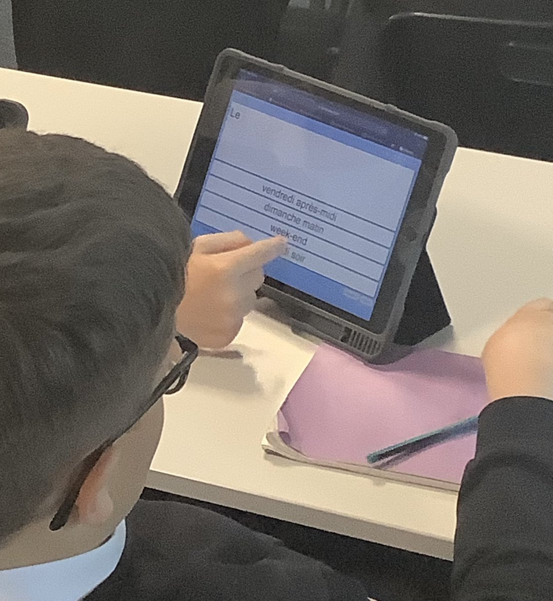 MrsMMLBraes's tweet photo. Fun times with S2. Side v Side &amp; paired task to practise French vocabulary &amp; pronunciation. We love #Trapdoor #Textivate 🇫🇷❤️ https://t.co/SvqZrT4aOE