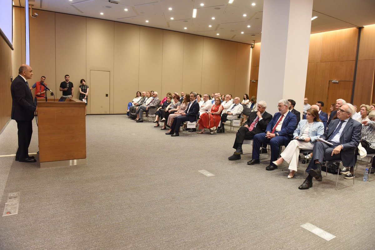 DrFadloKhuri's tweet photo. Finally inaugurating the world class  Mamdouha El Sayyed Bobst dialysis unit and awarding the first Intissar Ahdab awards set the stage for yet another matchless @AUB_Lebanon graduation weekend… https://t.co/Piyg0hvJWP