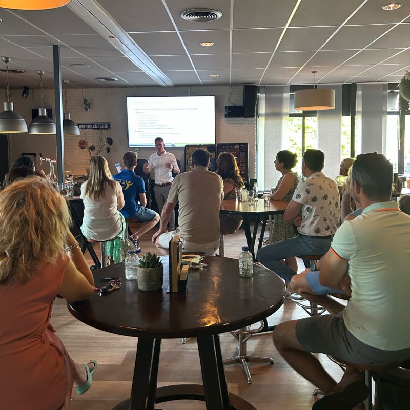 Gisterenavond een constructieve Sportakkoord avond in Gemeente <a href="/GemHG/">Gem H'veld-G'dam</a> gehad met vertegenwoordigers van verschillende sectoren. We begonnen met een korte terugblik op Sportakkoord 1. Vervolgens in rondes uiteen gegaan om waardevolle input op te halen voor het Sportakkoord 2.0
