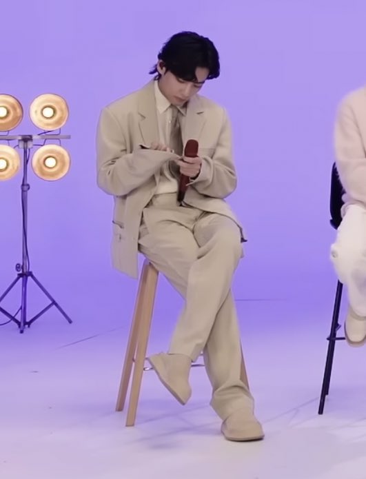 taeguide's tweet photo. Taehyung folding his sleeves 😭 https://t.co/kY6s5BQQ19