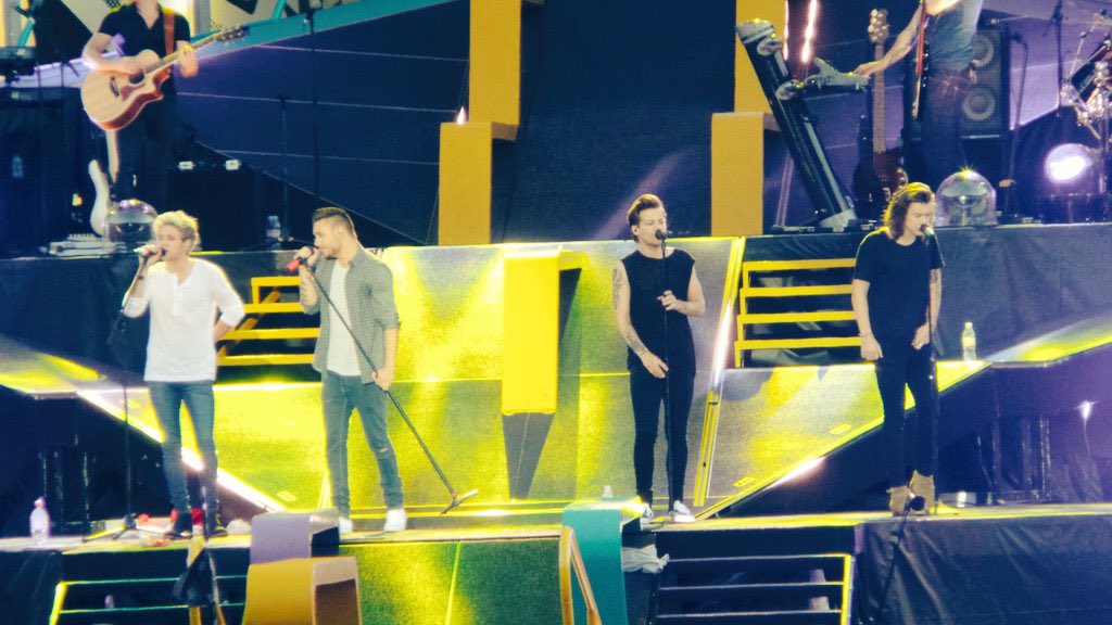 1DDailyPlanet's tweet photo. #THROWBACK | πΈ One Direction on stage at the Stade Roi Baudouin β On The Road Again Tour
(13.6.2015)
#OneDirection #OTRATour #OnTheRoadAgainTour #OTRAThrowback #Brussels
Β© @x_Adeline_ https://t.co/y9JTZtUG1T