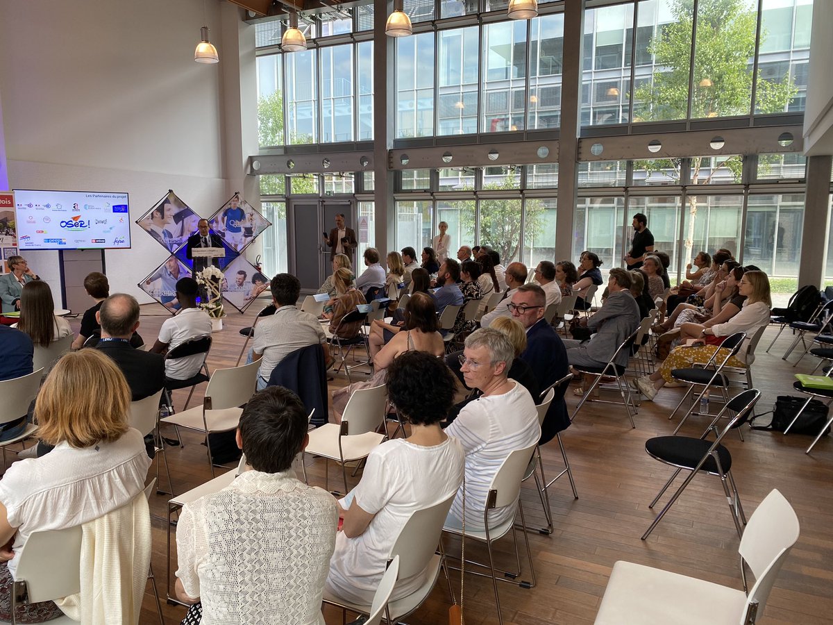 UPJV_Univ's tweet photo. Inauguration des minibus de l’orientation « OSeR! »*, à l’assaut des routes des Hauts-de-France ! #UPJV @ULCO_Univ @Univ_Artois #A2U
*OSeR! = s’Orienter vers le Supérieur et Réussir ! https://t.co/pYi4no24xB