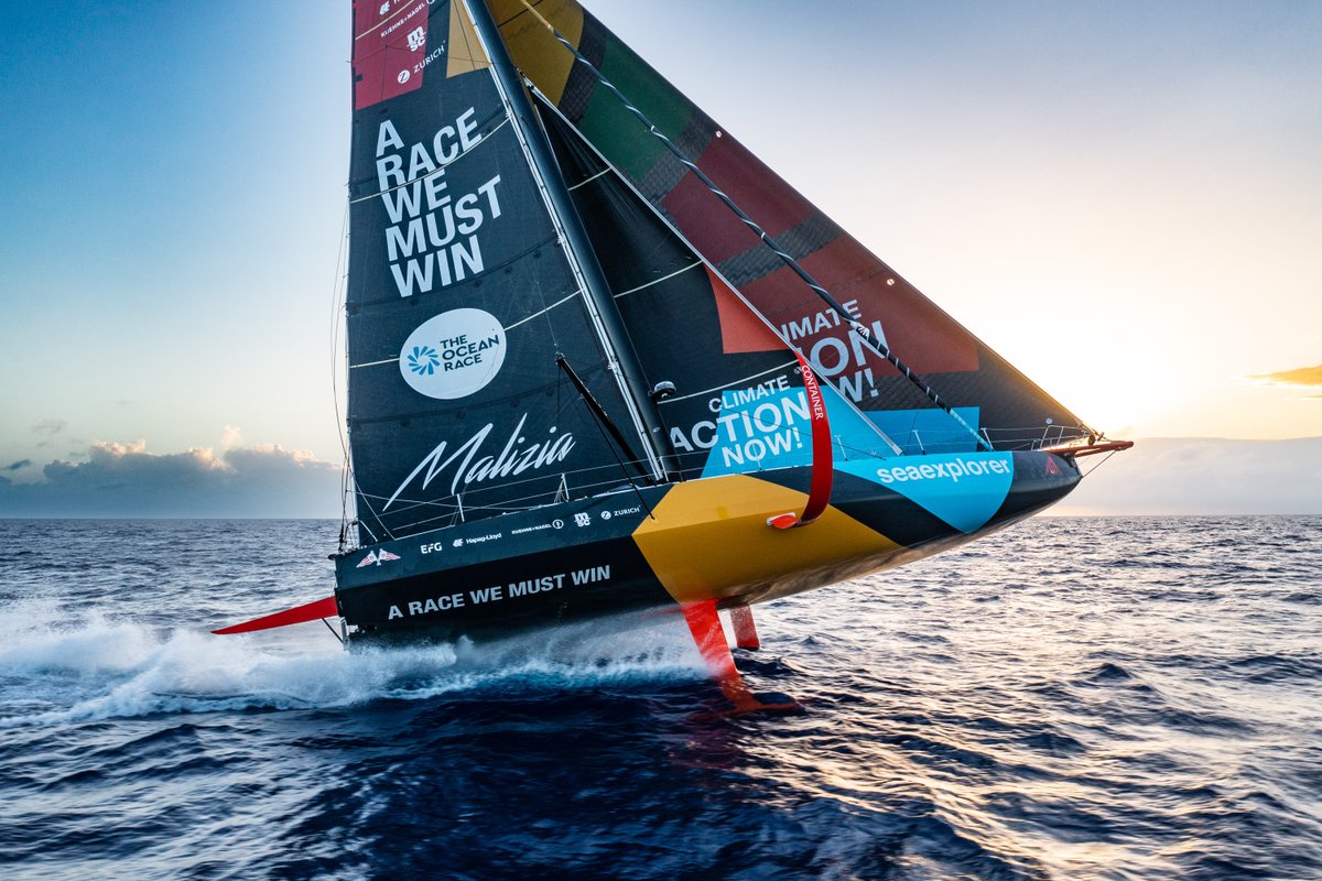 ⛵️| It's time to fly!🏁 Vandaag gaan de IMOCA's het water op voor de In-Port race 😎 #theoceanrace #thehague

📷 Team Malizia