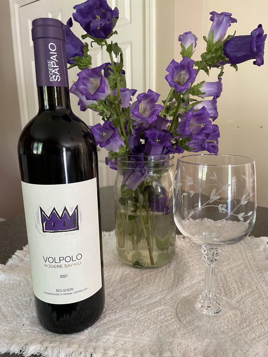 2021 Bolgheri, Volpo, Italy. This delicious wine opens up with aromas of violet, dark cherry and hints of cedar. On the palate intense red fruit flavors along with bright acidity and a savory, fresh finish will have you captivated. SRP $36@alvuona,@telegramdotcom,#wicndotorg
📷