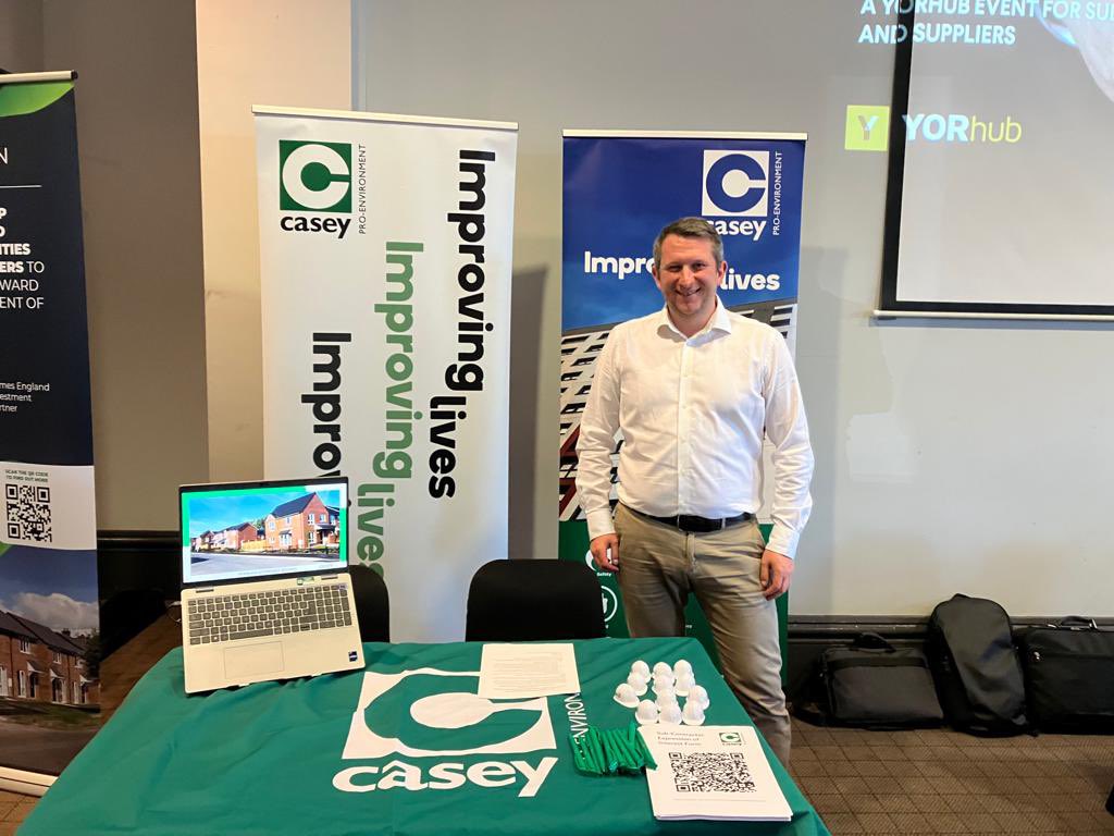 CaseyCompanies's tweet photo. Today we are in Leeds taking part in the @YORhub Meet the Buyer day. Our Sub-Contract Supply Chain Manager, Matt &amp; Head of BD, James are there to meet supply chain members &amp; discuss the opportunities available with Casey. 
#improvinglives #opportunities #supplychain #YORhub https://t.co/vdlIKqmh4N