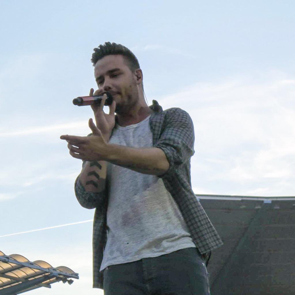 1DDailyPlanet's tweet photo. #THROWBACK | πΈ Liam on stage at the Stade Roi Baudouin β On The Road Again Tour
(13.6.2015)
#OneDirection #OTRATour #OnTheRoadAgainTour #OTRAThrowback #Brussels
Β© @SandyPayno https://t.co/4qcsrsVyxH