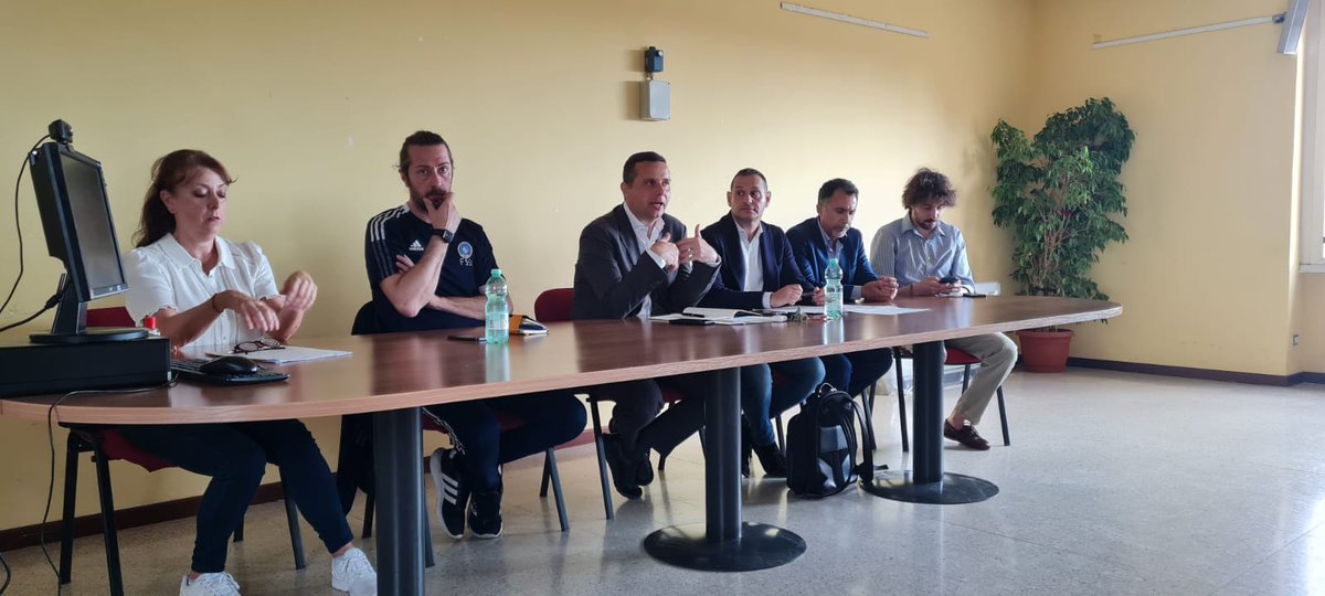 Ieri durante la bella iniziativa Lo sport al centro in VII Municipio con il presidente @F_Laddaga  abbiamo avuto l'occasione di affrontare tanti temi legati all'attività sportiva nella Capitale, per il suo sviluppo e la sua fruibilità su tutto il territorio .
