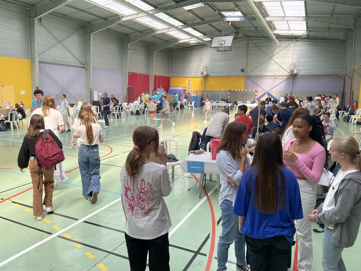 UIMMEure's tweet photo. Retour sur la grande journée finale de l'édition 2022-2023 du #ChallengEure4_0 qui s'est déroulée ce vendredi 09 juin 2023📸
Félicitations à toutes les équipes participantes ! 👏
#ChallengEure #Concours #Collèges #Eure #UIMMEure https://t.co/RGdGgGmISi