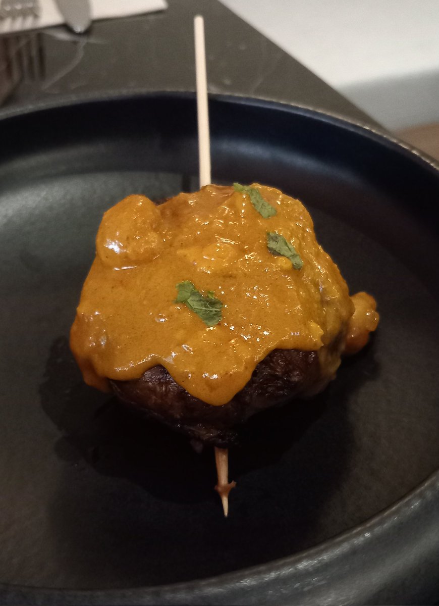 PepGranellTrave's tweet photo. Figatell de La Safor, satay de cacau i menta
Figatell de sepia i salsa meri de coriandre
@Mirilovecazalla
#restaurante Baldomero #VALENCIA #coqueria #Gastronomia #menjar #cuina #figatell #esmorzar #comboi #caloret #Food #dinar https://t.co/RoclZ2KUce