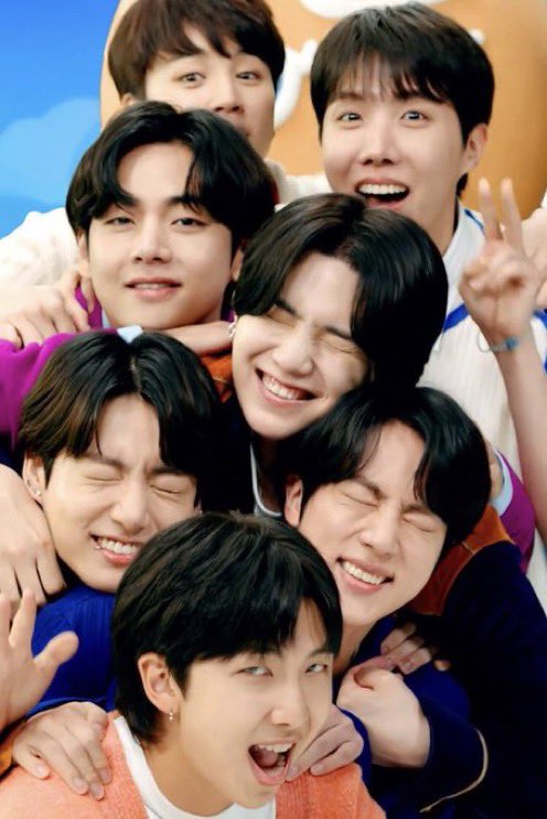 APS_CM_PR's tweet photo. Happy 10 @BTS_twt 💜 

As years go by we end up with more love and less words to say. Let's grow old together. Apobangpo💜

#Happy10thAnniversaryBTS #APOBANGPO #10yearswithBTS #HappyBirthdayBTS https://t.co/nXLrlqhOAv
