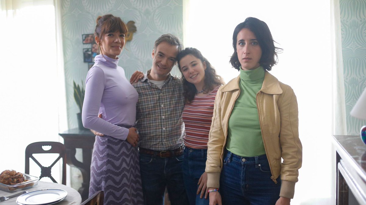 LeCNC's tweet photo. #JeuneetGolri 
Dans les coulisses de la saison 2 avec sa créatrice @HurstelAgnes 
Deux ans après la première saison primée à @FestSeriesMania, "Jeune et Golri" revient sur @OCSTV.  Agnès Hurstel  raconte comment elle a imaginé ce deuxième opus.
https://t.co/mp95mgl6Rn https://t.co/YwrLu6VOGX