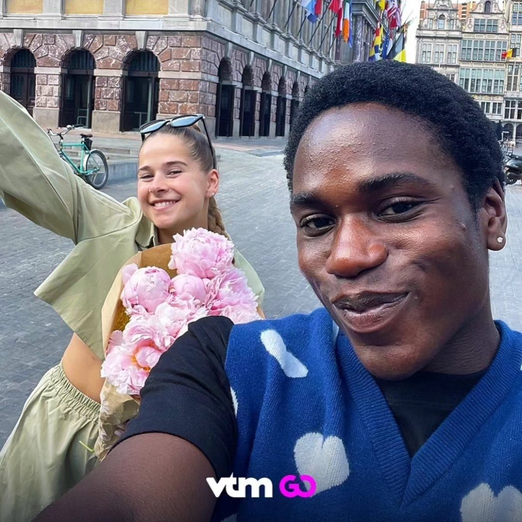 Laura Tesoro updates tweet media