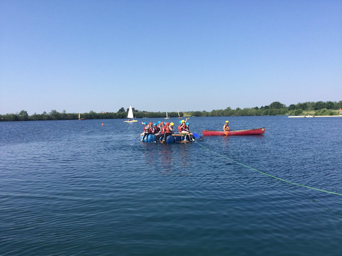 HBJSCH63's tweet image. Group 5…did it! Their raft floated👌🏼😆 Now time for a nice, cool dip in the lake! #Group5